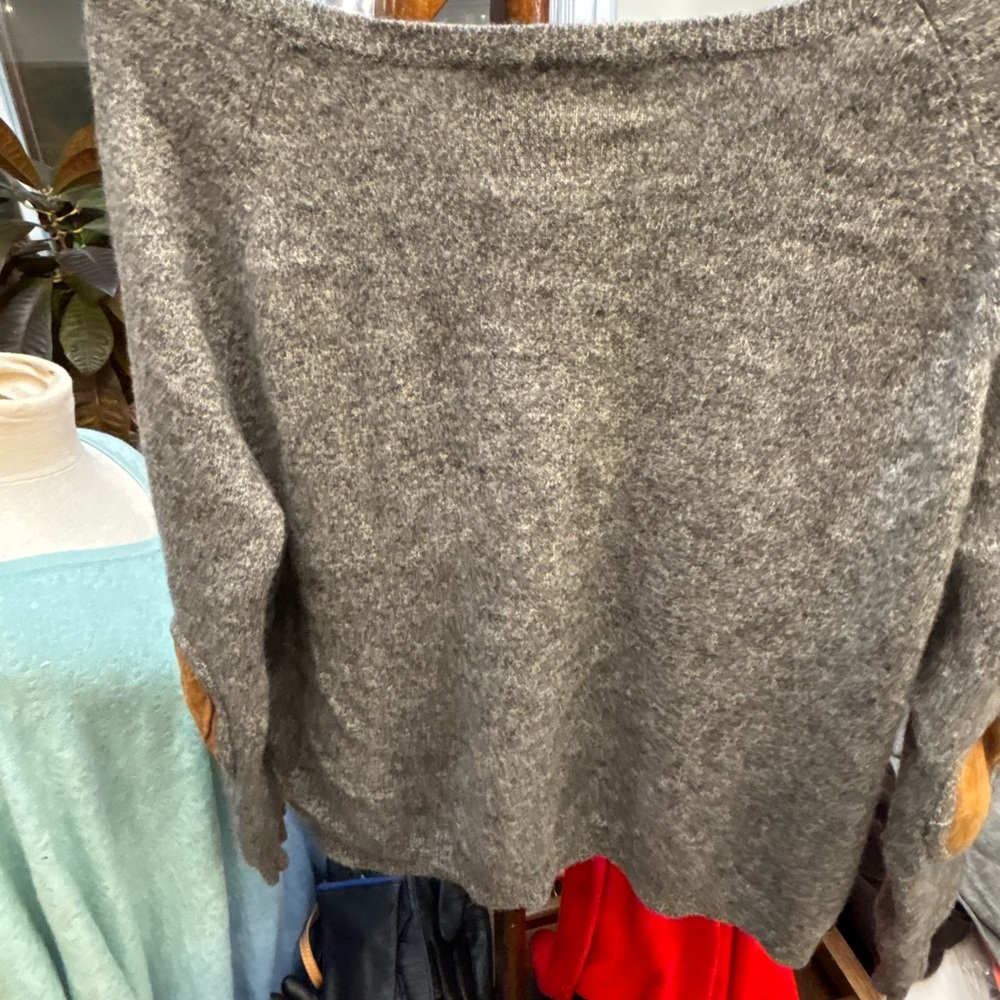 Gloria Vanderbilt Off-the-Shoulder Gray Sweater